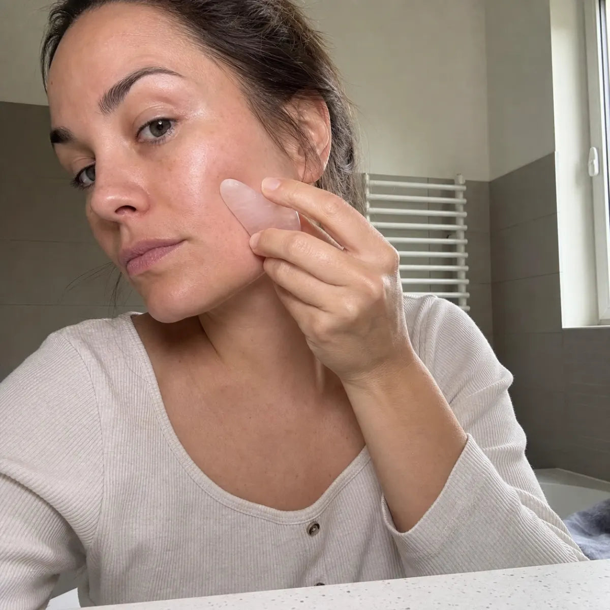 Ilustrační situace: Jedna gua sha destička