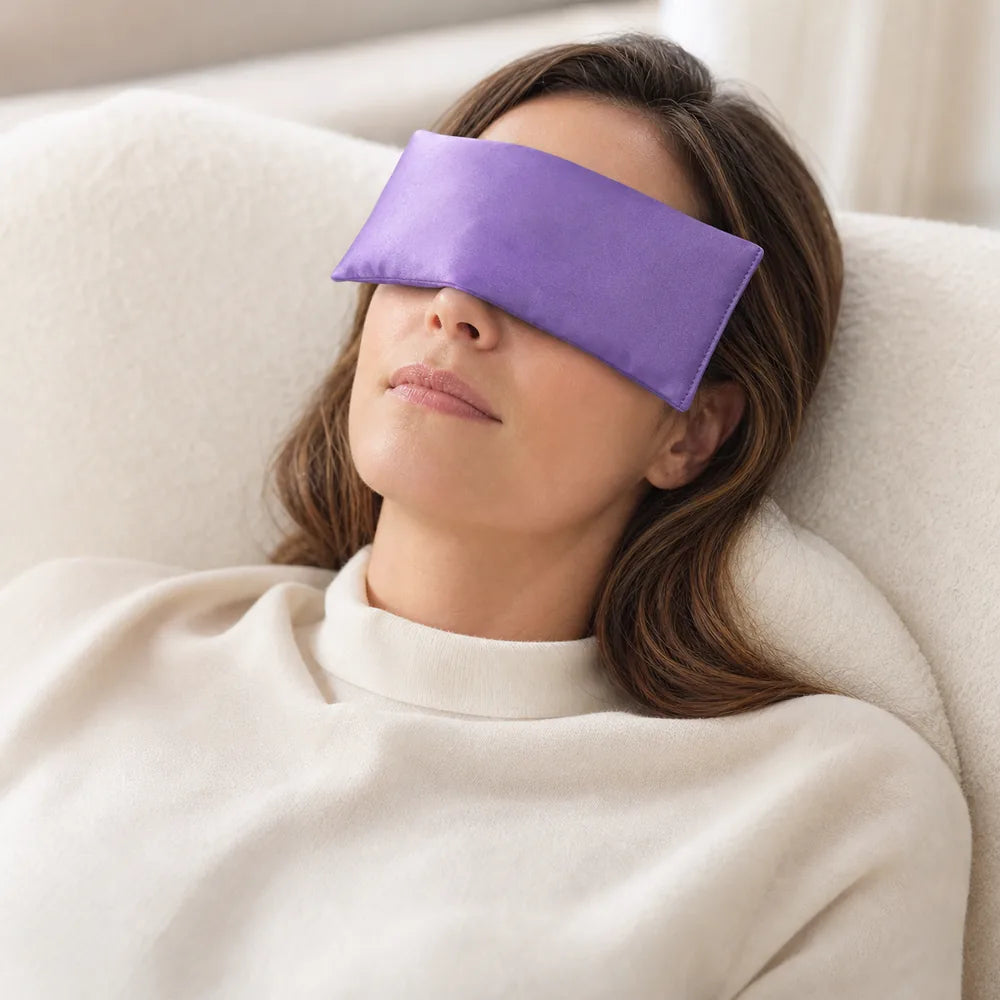 Lunea Deep Rest – relaxační polštářek na oči – ukázka použití