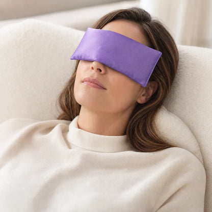 Lunea Deep Rest – relaxační polštářek na oči – ukázka použití