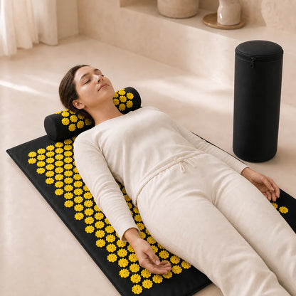 Lunea Acupressure Reset – sada s podložkou a polštářem – ukázka použití